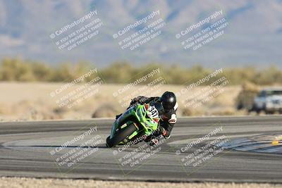 media/Dec-07-2025-CVMA (Sun) [[3e7d2de5dc]]/Race 16-Formula Middleweight/